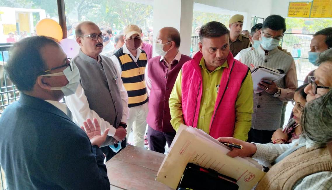बूथ का निरीक्षण
