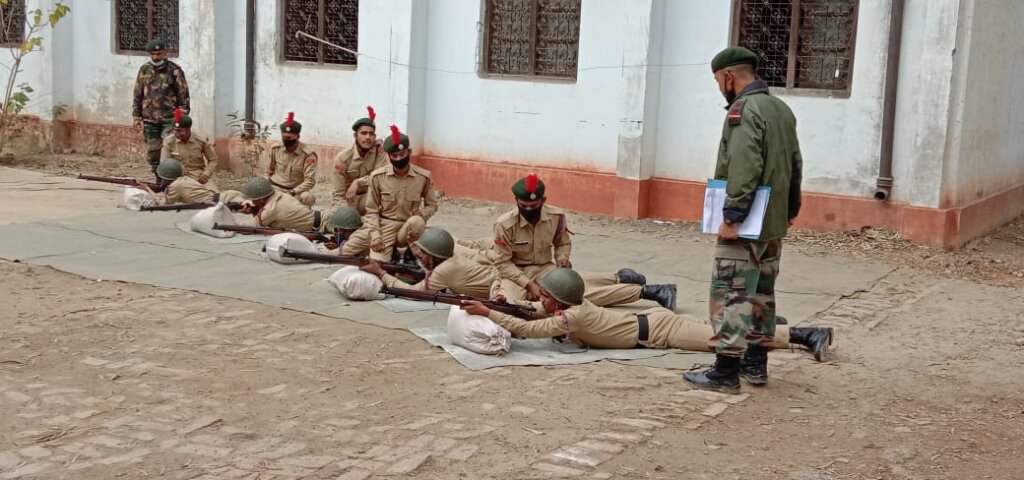 डॉ0 किरन सौजिया सी0 सै0 एजुकेशनल एकेडमी में चल रहे सात दिवसीय जनपदीय एन सी सी शिविर का आयोजन किया जा रहा है। 2 photo3 2