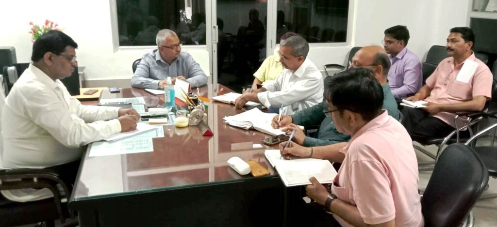 आजादी का अमृत महोत्सव के अन्तर्गत जनपद के समस्त विकास खंडों में दि. 18 अपै्रल से 23 अपै्रल के मध्य स्वास्थ्य मेलों का आयोजन किया जायेगा,मुख्य चिकित्साधिकारी डा. पी.पी. सिंह। 1 baithak 1