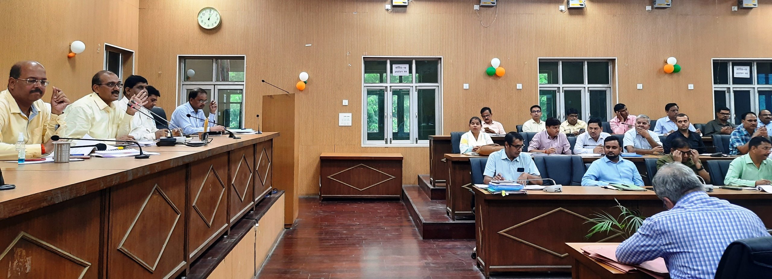 विकास-कार्यों-की-समीक्षा-बैठक