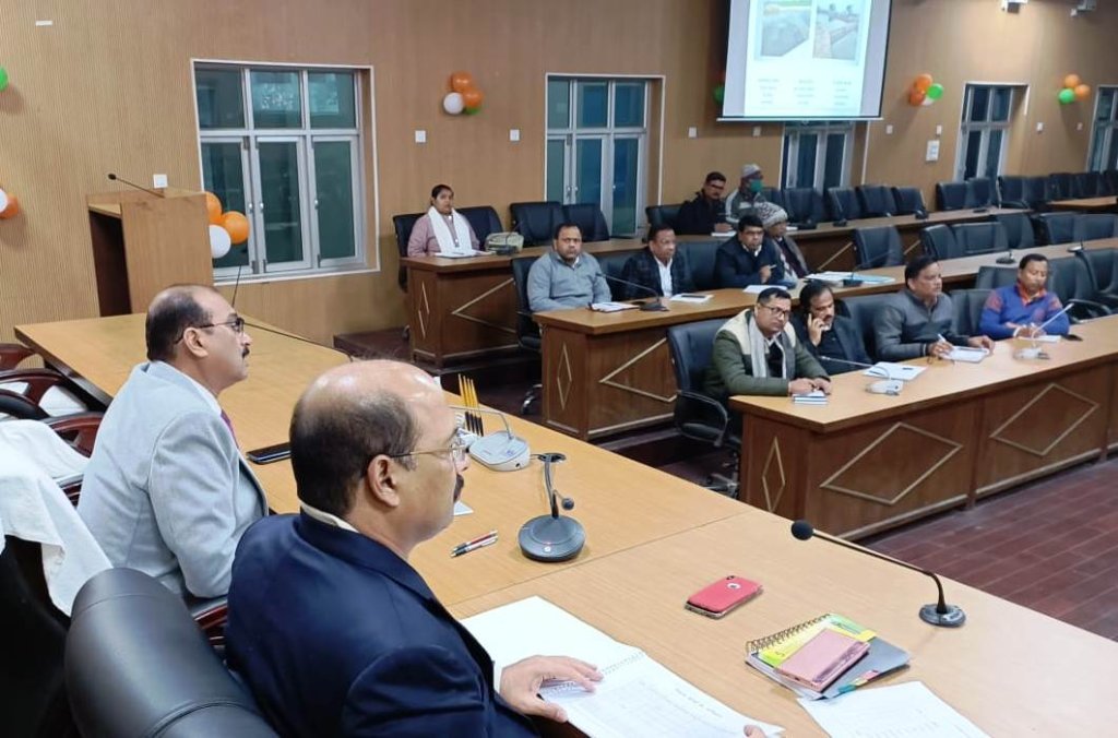 रूफटॉप रैन वाटर हार्वेस्टिंग चेक डैम तालाबों के जीर्णाेद्धार संबंधी बैठक