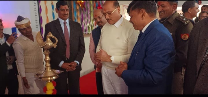 आदर्श राष्ट्रीय आवासीय इण्टर काॅलेज में मनाया गया एक दिवसीय ओरिएन्टेशन कार्यक्रम। 1 WhatsApp Image 2023 02 04 at 6.53.42 PM