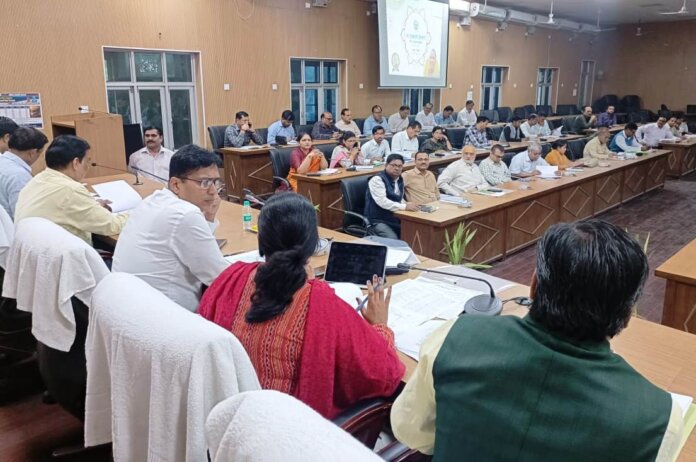 विकास कार्यों की बैठक (2)