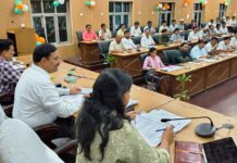 प्रधानमंत्री सूर्य घर योजना में तेजी लाने के निर्देश, पंचायत भवनों को जनसेवा के सशक्त केंद्र के रूप में विकसित किया जाए – जिलाधिकारी।