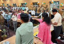 तंबाकू व नशे से बढ़ते कैंसर खतरे पर चेतावनी, डीएम ने दिलाई शपथ।