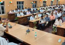 मिशन समाधान से भूमि विवादों का त्वरित निस्तारण, संवेदना मिशन व फार्मर रजिस्ट्री को भी प्राथमिकता—डीएम इंद्रमणि त्रिपाठी।