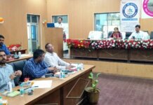 मैनपुरी में बाढ़ से निपटने की तैयारी तेज: डीएम ने राहत चौकियां, जल निकासी और स्वास्थ्य इंतजाम के दिए निर्देश।