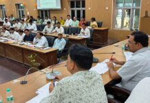 विद्यालयों, हॉस्टलों एवं बोर्डिंग स्कूलों के आसपास नियमित रूप से सघन चेकिंग अभियान चलाया जाए, किसी भी स्थिति में मादक पदार्थों की बिक्री न होने पाए : जिलाधिकारी।