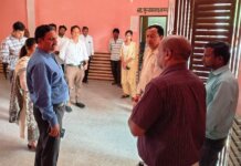 फार्मर रजिस्ट्री में लापरवाही पर डीएम का सख्त रुख, खराब प्रगति पर लेखपालों की प्रतिकूल प्रविष्टि के निर्देश।