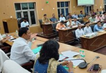 लाभार्थीपरक योजनाओं में ऋण वितरण को प्राथमिकता दें बैंकर्स, अकारण पत्रावलियां निरस्त न की जाएं-जिलाधिकारी।