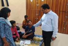 मैनपुरी: डीएम ने सर्वोदय विद्यालय का किया औचक निरीक्षण, भोजन व स्वच्छता व्यवस्था सुधारने के दिए निर्देश।