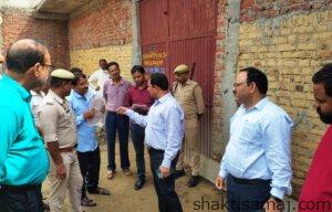 मैनपुरी में ‘मिशन समाधान’ के तहत डीएम का निरीक्षण, तालाब से अतिक्रमण हटाने और भूमि विवाद में यथास्थिति के निर्देश। 1 IMG 20260827 WA0010