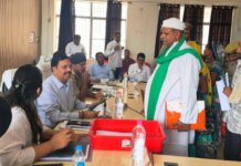 घिरोर समाधान दिवस में डीएम ने सुनीं 90 शिकायतें, 12 का किया मौके पर निस्तारण।