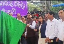 गांधी जयंती पर विधिक जागरूकता रैली, छात्राओं ने दिया ‘बचपन बचाओ-कानून जानो’ का संदेश।