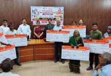 मैनपुरी में चक्रवात व भारी बारिश से प्रभावित किसानों को मुआवजा, 10 दिन में खातों में पहुंची राहत राशि।