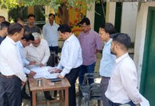 मतदाता सूची को अद्यतन एवं त्रुटिरहित बनाने के लिए बूथ लेवल अधिकारी पूरी मेहनत और जिम्मेदारी से करें कार्य- जिला निर्वाचन अधिकारी।