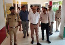 मैनपुरी में विधान परिषद चुनाव की तैयारियों का मंडलायुक्त ने किया निरीक्षण।