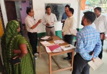 विलोपित मतदाताओं के सत्यापन में लापरवाही पर दो बीएलओ को चेतावनी, लेखपाल को कारण बताओ नोटिस।